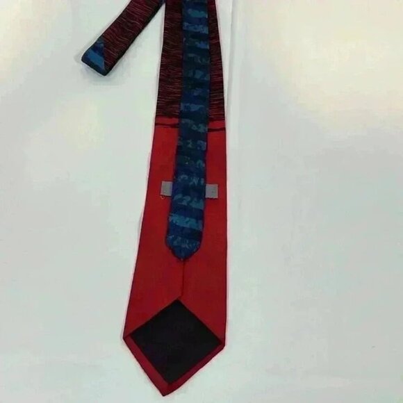 SURREY MENS NECKTIE RED BLUE 100% SILK TIE - Picture 6 of 11